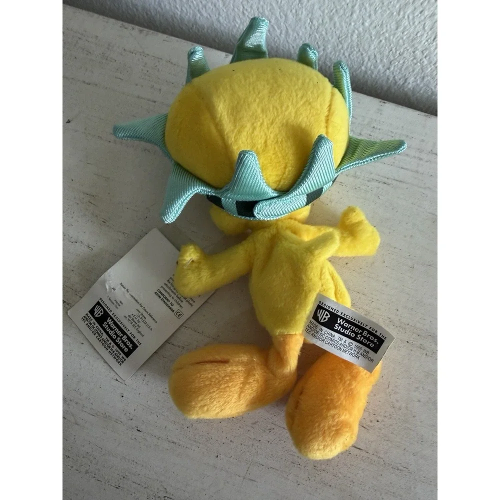 Warner‎ Bros NYC Tweety Bird Statue of Liberty Bean Bag 8